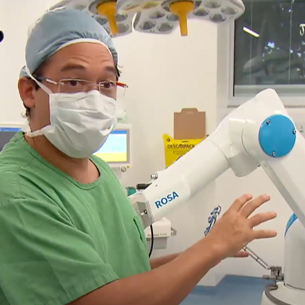 Robô do Hospital Moriah realiza cirurgias no joelho e ajuda pacientes a voltarem a andar