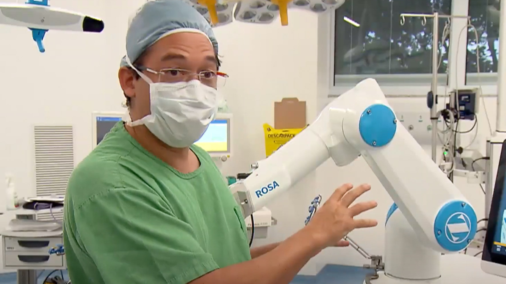 Robô do Hospital Moriah realiza cirurgias no joelho e ajuda pacientes a voltarem a andar