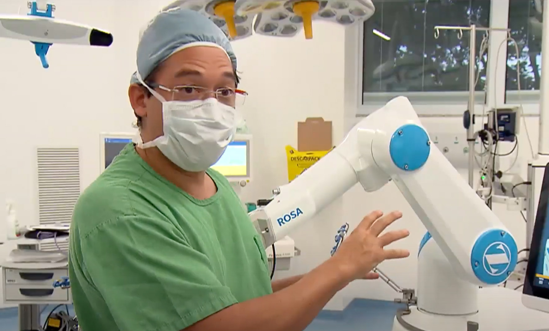 Robô do Hospital Moriah realiza cirurgias no joelho e ajuda pacientes a voltarem a andar