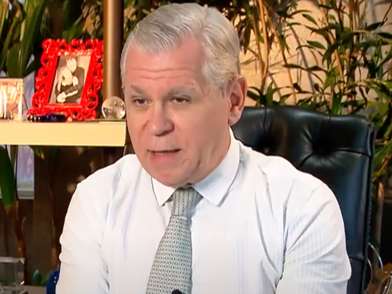 Hipertens&atilde;o: aprenda a usar o aparelho port&aacute;til que afere a press&atilde;o