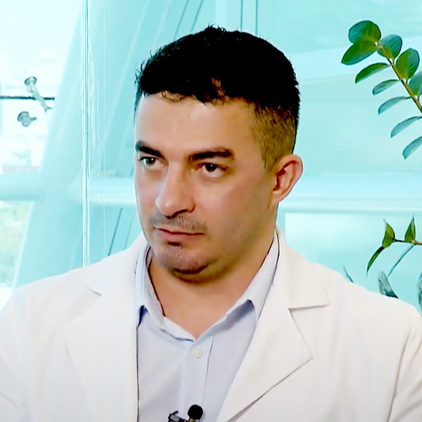 Neurologista explica o que acontece na cabeça de uma pessoa com Doença de Parkinson