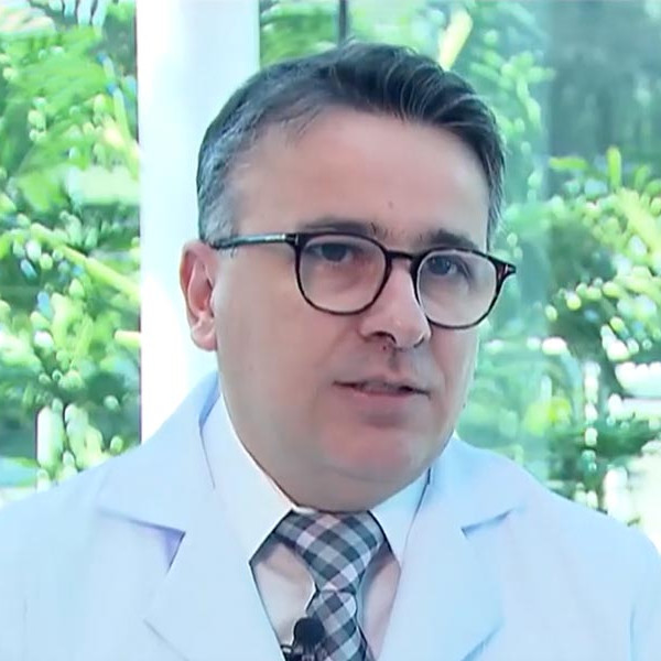 Jovem americano é a primeira pessoa a receber transplante de mãos e de rosto ao mesmo tempo