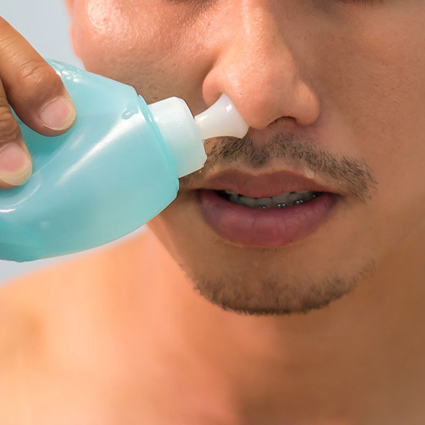 Como fazer a lavagem nasal? Conheça os benefícios da prática