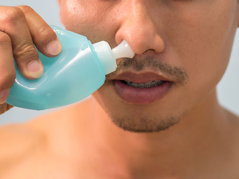 Como fazer a lavagem nasal? Conhe&ccedil;a os benef&iacute;cios da pr&aacute;tica